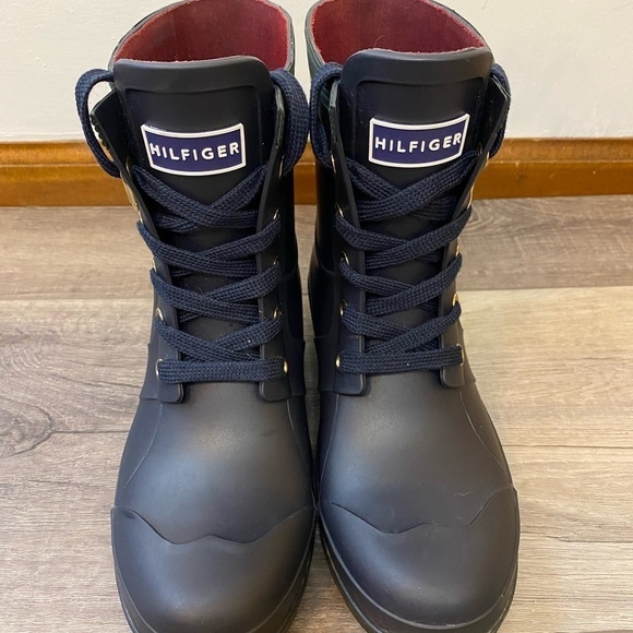 Tommy Hilfiger Renegade Navy Blue Rubber Fisherman Short Deck Boots - Picture 1 of 9